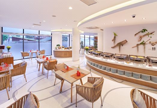 Bandara International Hotel Hotel Overview