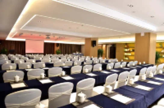 Jia Rui Hotel (Chongqing Yuanjiagang Metro Station)