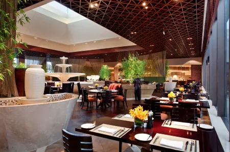 InterContinental Wuxi Отели рядом с достопримечательностью «HeZhenLiang Yu AoLinPiKe ChenLieGuan»