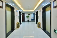 Manju Listen to the Sea Hotel (Qingdao Wuyue Square)