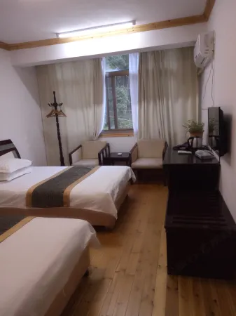 Yongjia Shiwei Yan Nan Yan Family Inn Отели рядом с достопримечательностью «Shiwei Peak»