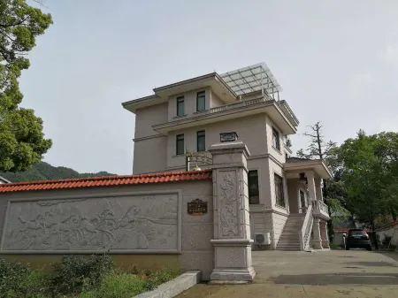 Wu Xie scenic area grenn house  in east dock