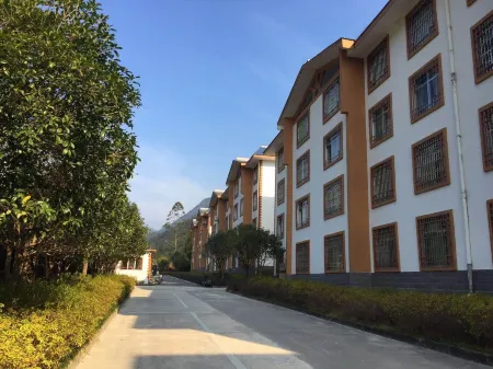 Home of Little Bee Guesthouse Отели рядом с достопримечательностью «Shibashuiyuan Ecological Scenic Spot»