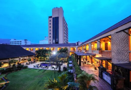 ホリディ ガーデン リゾート ホテル