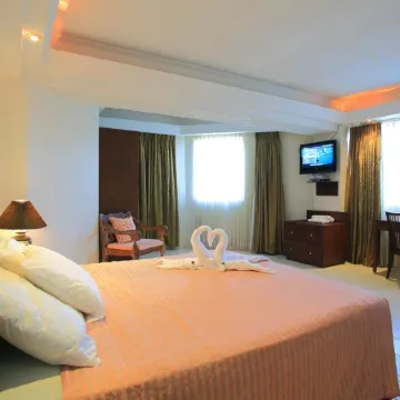 Wild Orchid Beach Resort
