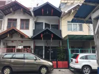 360 Homestay Padang Hotels in Padang
