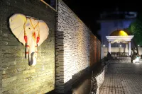 Jinshun Tianhua Hotel (Ruili Fortune Plaza Caiyun City) Hotels near Jiegao Port