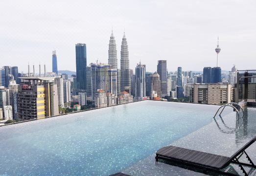 익스프레션즈 수영장