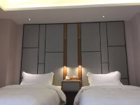 星程酒店(郑州新郑国际机场店) - 高级双床房