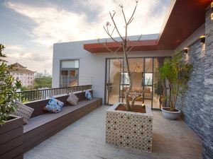 Sanayen Villa & Residences
