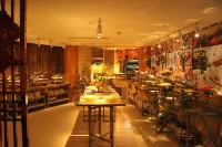 Jiutong International Hotel (Lianyungang Station Yanhe Lane)