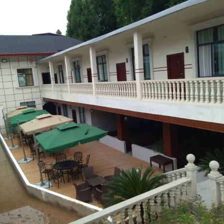 Yilongshan Leisure Farm