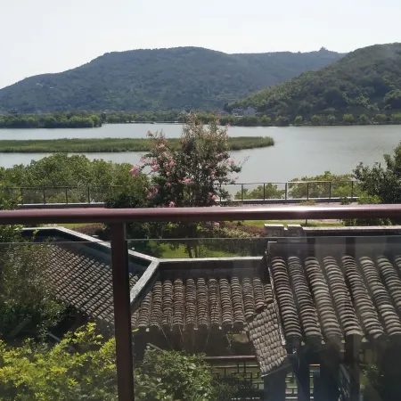 Nanbei Lake Huguang Shanju Holiday Hotel