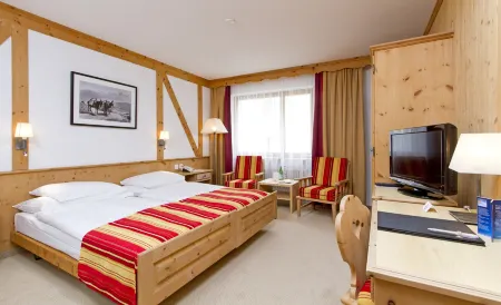 Edelweiss Swiss Quality Hotel Отели в г. Зильс-им-Энгадин