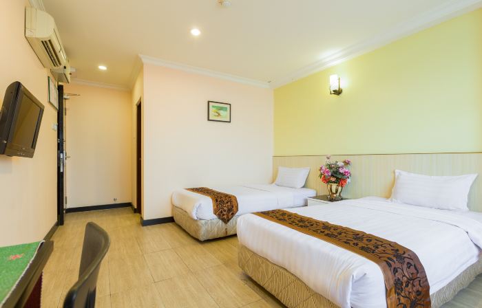 Adel Hotel