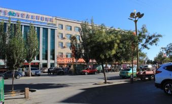 Ejina Xinfei Hotel