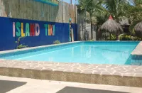 Island Tiki Paradise Resort - Uima-altaat