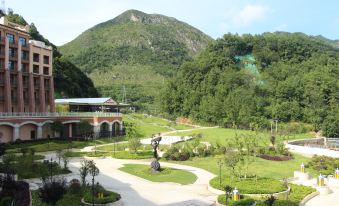 Island International Hotel