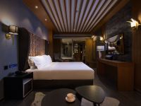 桔子水晶杭州未来科技城酒店 - 瑞士小屋
