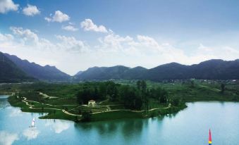 Island International Hotel