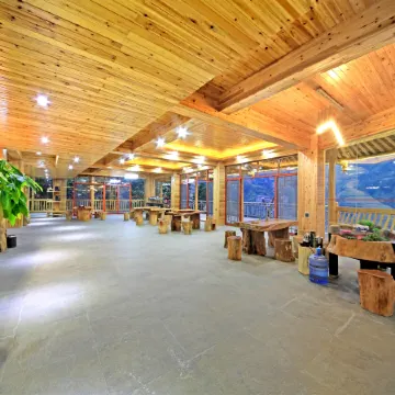 Wuyan Hongyun Hotel (Longsheng Longji Terrace Observation Deck) Отели в г. Луншэн