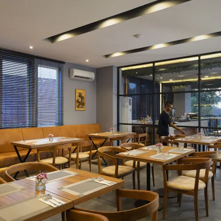 Batiqa Hotel Darmo - Surabaya
