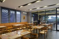 Batiqa Hotel Darmo - Surabaya - Desayuno