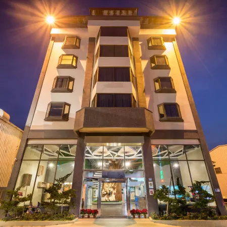 YaDi Hotel Отели рядом с достопримечательностью «Винодельня Пули»