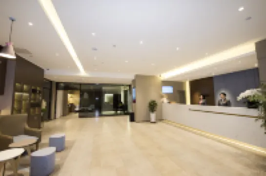 โฮม อินน์ นีโอ ปักกิ่ง เฉาหยาง นอร์ธ โรด ชื่อหลี่เป่า เมโทร สเตชั่น