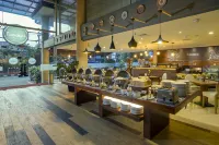 โรงแรมไพรม์บิซ กูตา - สระว่ายน้ำบนดาดฟ้า