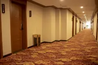 Peninsula International Hotel (Qingdao Lichun metro station store)