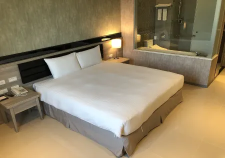 Larc Hotel
