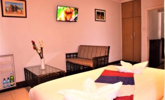 Dlux Hotel - Housity