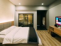 理县毕棚晓月酒店 - 晓月园景大床房