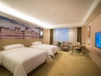 维也纳国际酒店(信阳火车站店) - 高级双床房