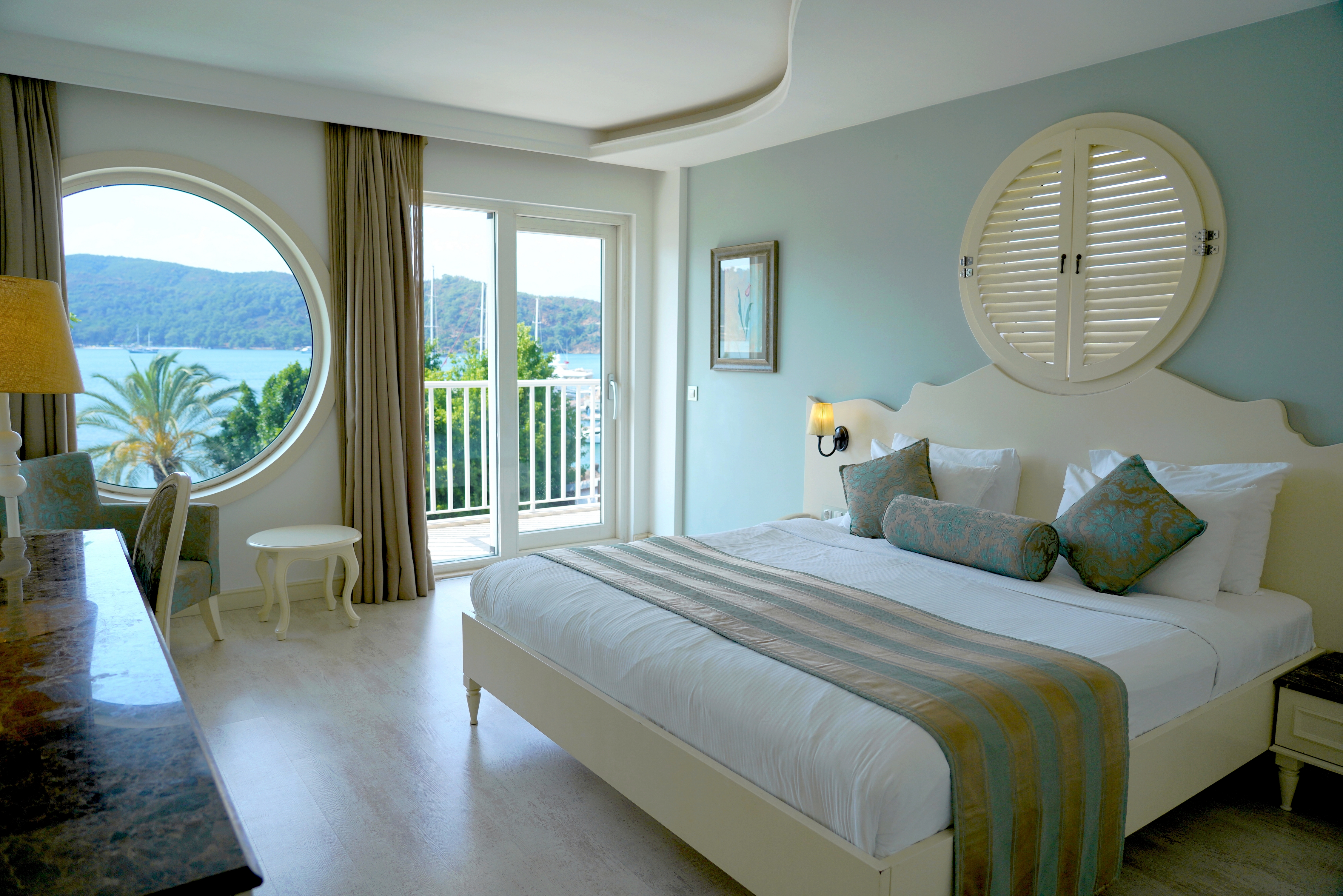 Yacht Classic Hotel- Boutique Class