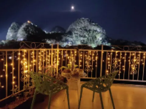 Huaqiao Hongying Inn (Guilin Dongxi Alley Shop)