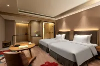 Ramada by Wyndham Zhengzhou Xinzheng Hotels near Zhengzhou Institute of Technology for Industry