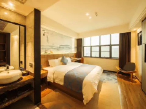 Perth Crown International Hotel Hotels in Fenyi