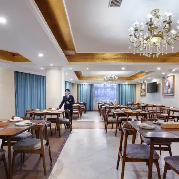 Vienna Hotel (Suzhou Xiaoxian Railway Station Zheshang Market Branch)