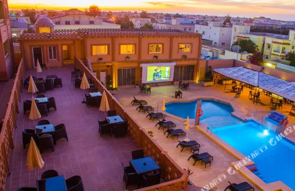 努瓦克肖特毛裏中心酒店