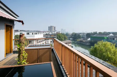 Floral Hotel Deqing Yingxi Lakeside Hotel Отели рядом с достопримечательностью «Moganshan Senbo Resort Nature Park»