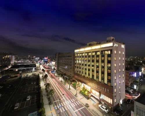 Palace Hotel Jeju Hotels near Tapdong Square