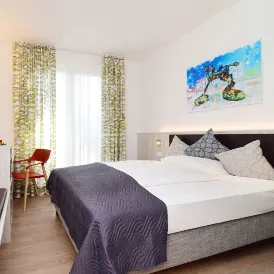 ダス ヒュアナー