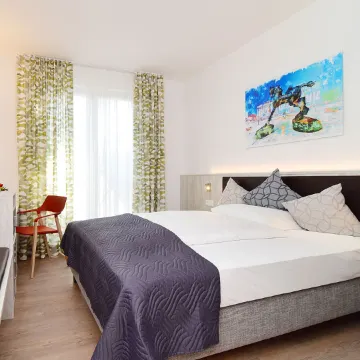 ダス ヒュアナー