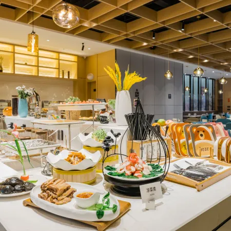 Atour Hotel (Xuzhou Dong Station Global Port)
