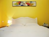成都蜂巢精品酒店 - 黄色记忆大床房