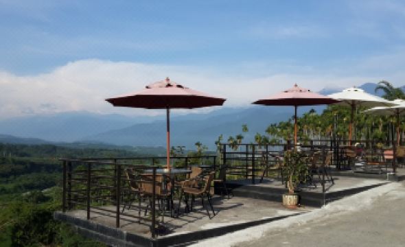 Sayan Four Seasons Bed and Breakfast