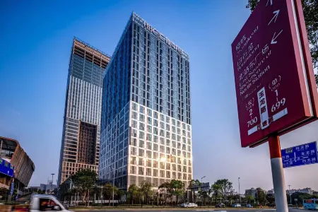 Xinghe Times Apartment (Shenzhen North Railway Station)
