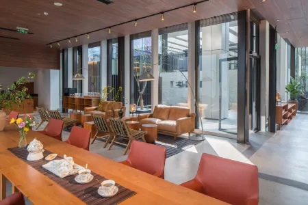 WuYu Hotel (Chongqing Yangjiaping Vientiane City) Отели рядом с достопримечательностью «Chongqingligong University»